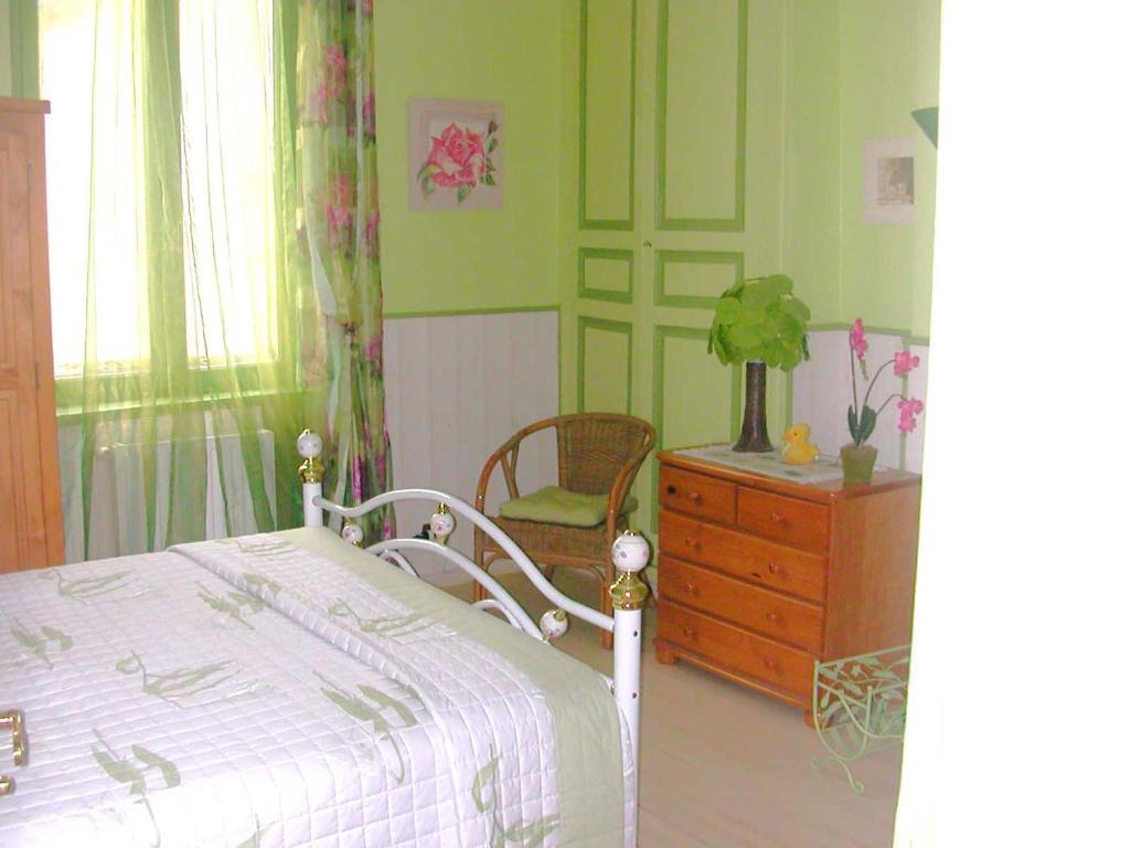 Chambres D'Hotes Les Pensees Douces Оксер Стая снимка